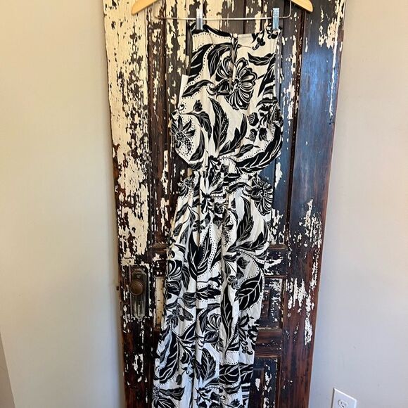 Women’s NWT Who What Wear cut out side maxi floral dress w pockets. Size XS - Picture 1 of 16